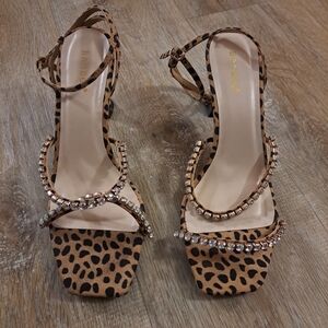 Bamboo Leopard Print Diamond Stud Fashion Women's Sandals Size 8 1/2